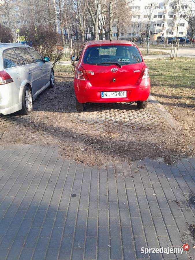 Sprzedam toyota yaris 2 poj 10 produkcji 2010 Yaris Warszawa