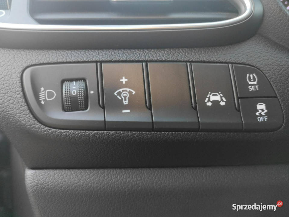 Hyundai i30 14 MPI 100 MT6 Classic J085205 III manualna mazowieckie Warszawa
