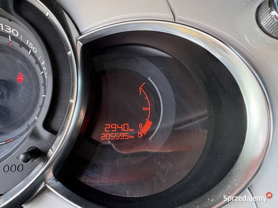 Biały Citron DS3 2010 16 HDi 92 SO Chic