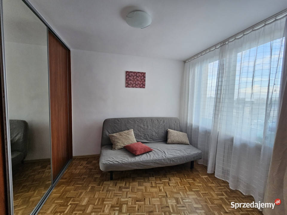 Bezpośrednio 3 niezależne pokoje z balkonem Rok budowy 1982 Wynajem Warszawa