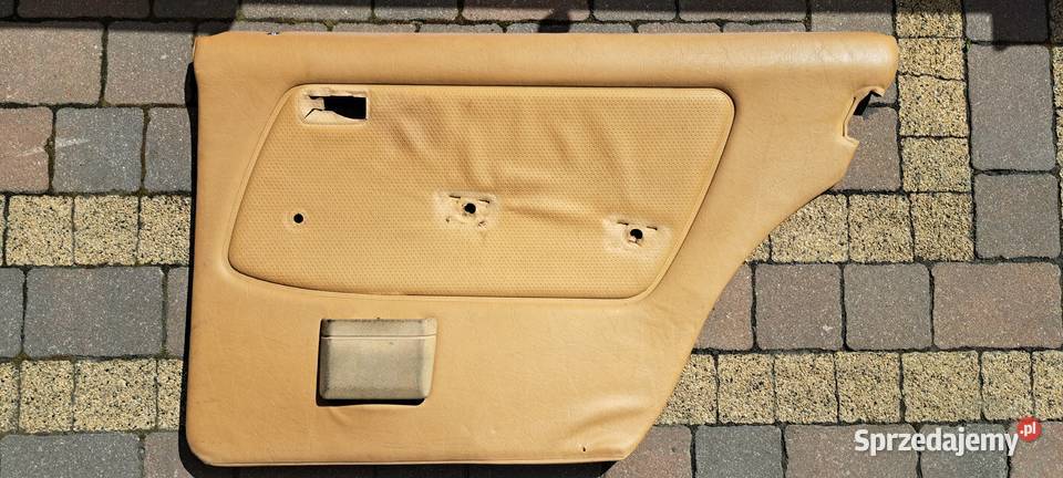 Boczek drzwi dattel Mercedes W123 prawy tył Luzino