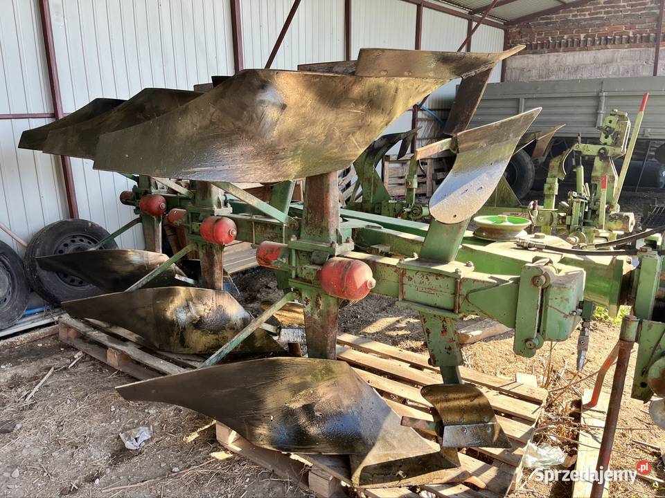 Pług 3 skibowy obrotowy