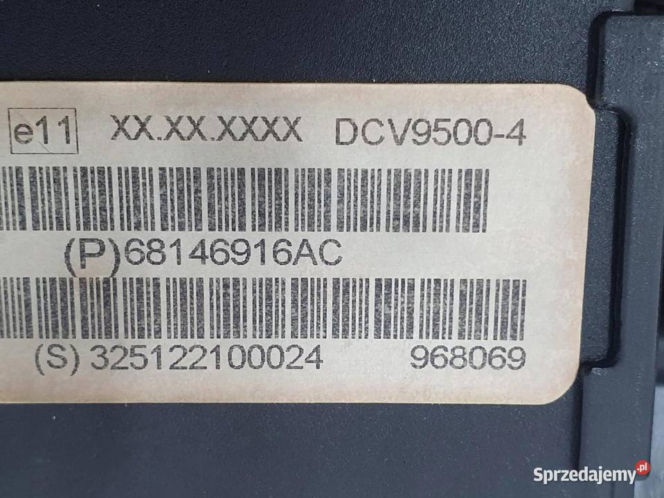 LAMPKA PODSUFITKI 68146916AC JEEP CHEROKEE WK2 Części samochodowe sprzedam