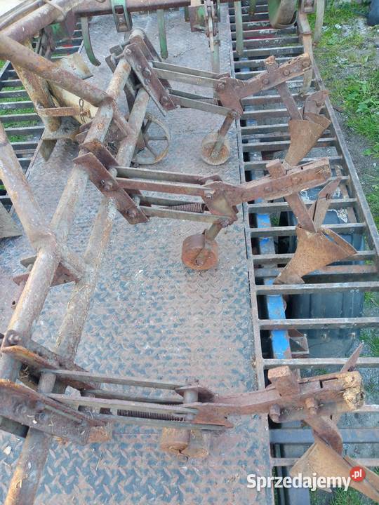 Traktor wóz plus maszyny rolnicze pług Bieliny