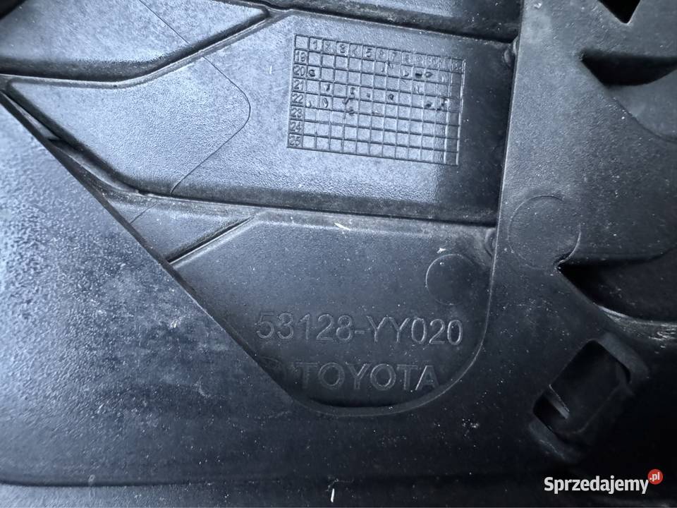 Kratka zderzaka przód środkowa Toyota corolla wielkopolskie sprzedam