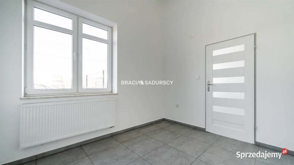 Lokal Targowisko Dąbrowska 260m2 przemysłowy