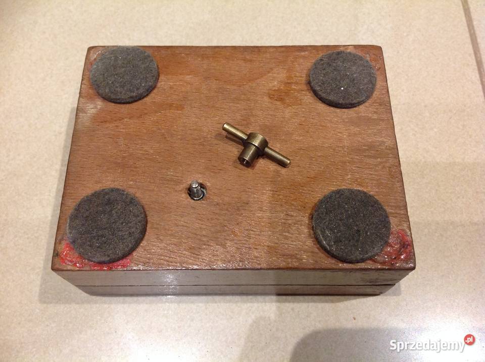 Stara Szkatułka z Pozytywką Sygnowana Nowa Sól