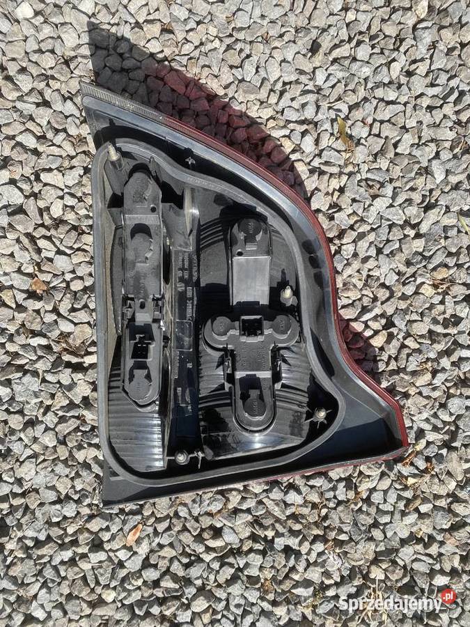 Lampa Volvo tylna prawa 8664080 8664082 Lublin