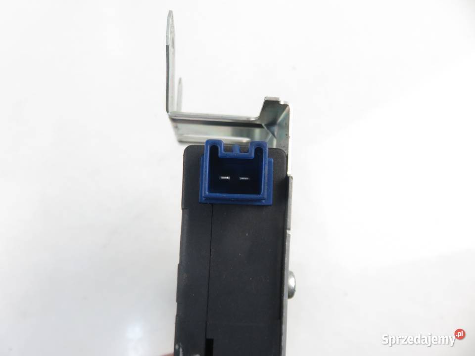 ZAMEK KLAPY OPEL OMEGA B 90494802