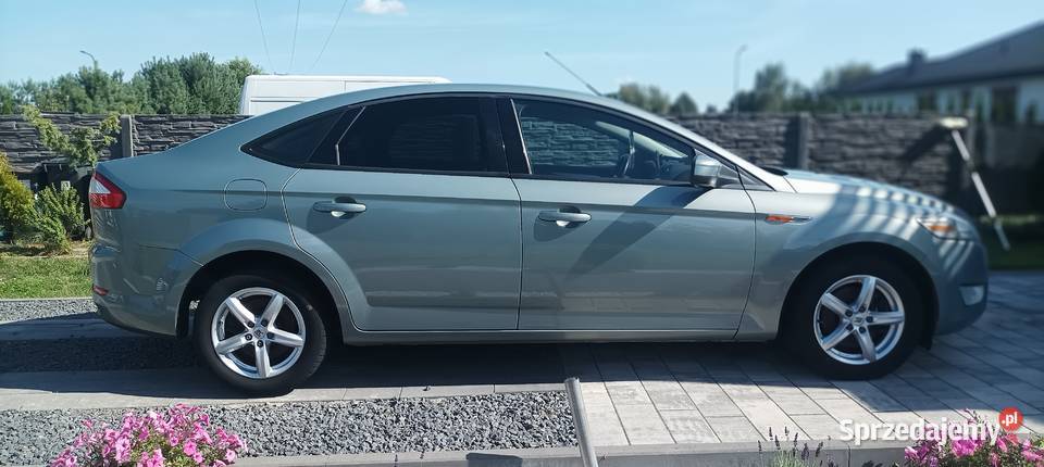 Ford Mondeo 2009 18 125 koni dobrze utrzymany