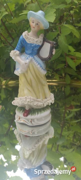 Vintage porcelanowa figurka wiktoriańska dama z Pabianice
