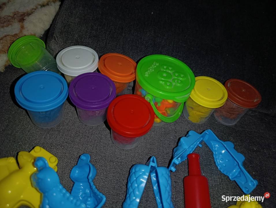 figurki dinozaurów plus masa plastyczna piasek i Poznań