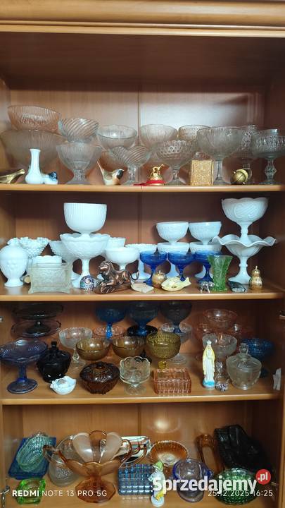 Szkło Kolorowe PRLu Wiązów sprzedam