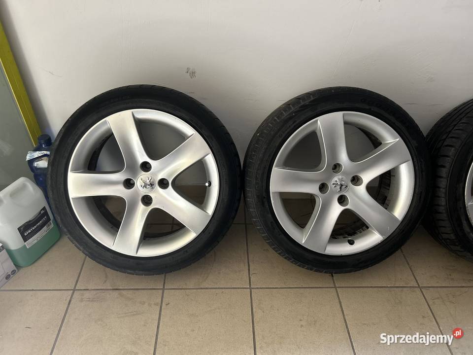 Sprzedam dwa komplety kół peugeot 4x108 17 z Opony i felgi Konin