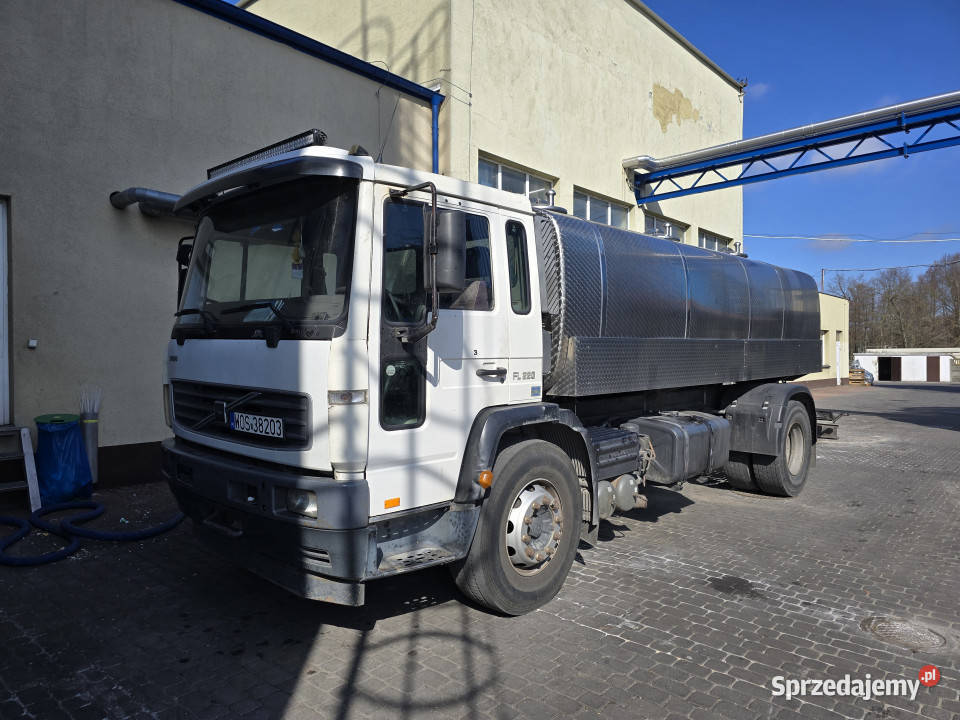 Samochód do przewozu mleka VOLVO FL 220 12 800 L Samochody ciężarowe Dzbądzek