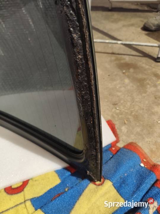 Szyba z ramką do klapy tył bmw E39 kombi Wolsztyn