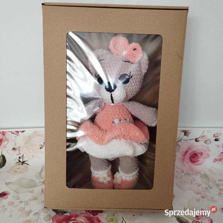 Miś przytulanka dziewczynki na szydełkumaskotka Ruda Śląska