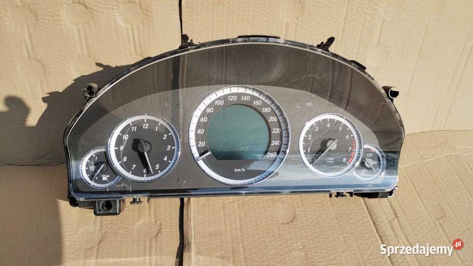 Licznik Zegary Mercedes W212 EKlasa Benzyna osobowe