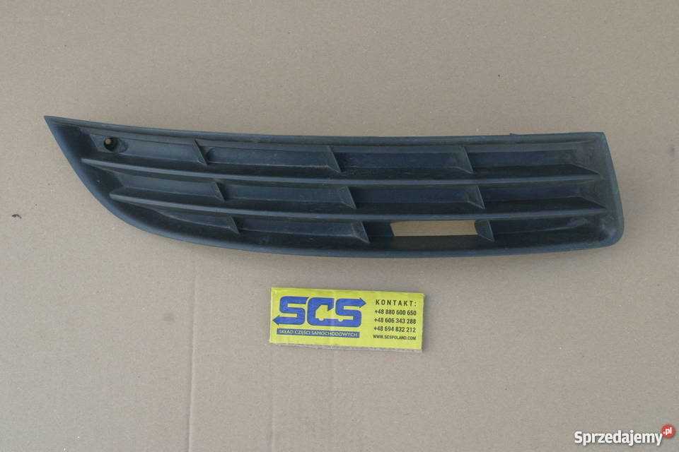 VW PASSAT B6 KRATKA ZDERZAKA PRAWA PRZÓD PLASTIK osobowe Bieleń