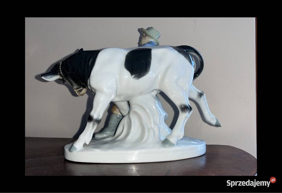 Figurka rolnika prowadzącego krowę Gdańsk