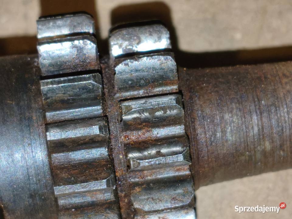 Wałek skrzyni biegów że wstecznym biegem Dniepr Leszno