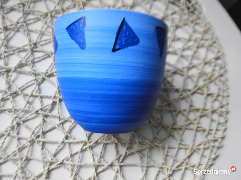 Ceramiczna osłonka na kwiatek w morskim klimacie