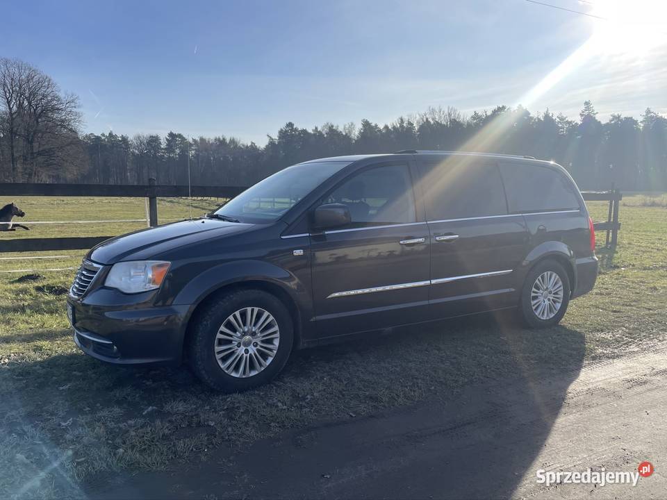 Chrayslera Town Country 36 bp gaz szary Jankowice