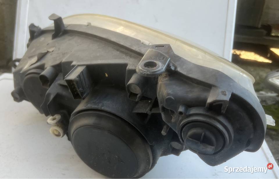 Lampa prawa przód Peugeot 307 Lampy przednie Ostrzeszów