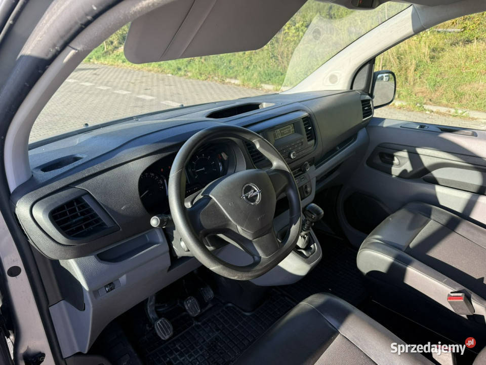 Opel Vivaro 15 DieselSerwisowanyGwarancjaBogate Rok produkcji 2021 Piekoszów