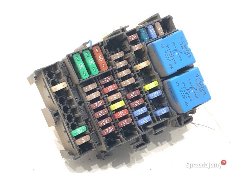 SKRZYNKA BEZPIECZNIKÓW DACIA DOKKER Hatchback 16