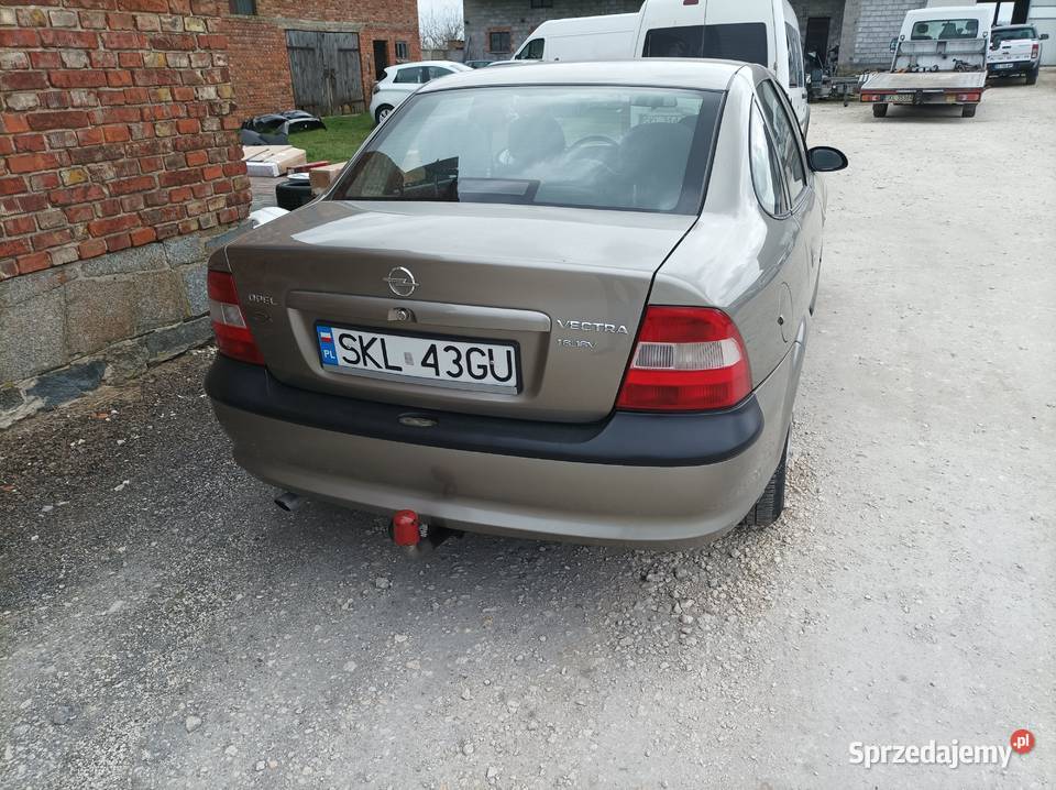 Opel Vectra B 16 bg Sedan bez rdzy dwa komplety Krzepice