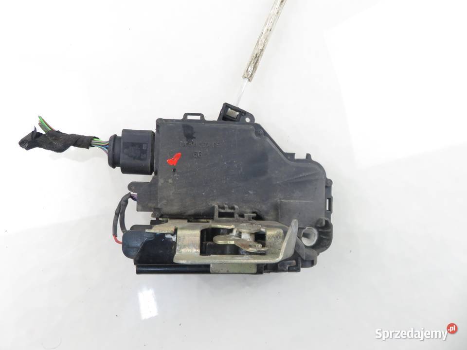 ZAMEK LEWY PRZEDNI AUDI A6 C5