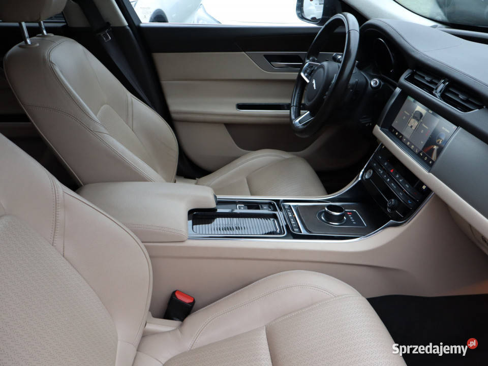 Jaguar XF 20d Bielany Wrocławskie