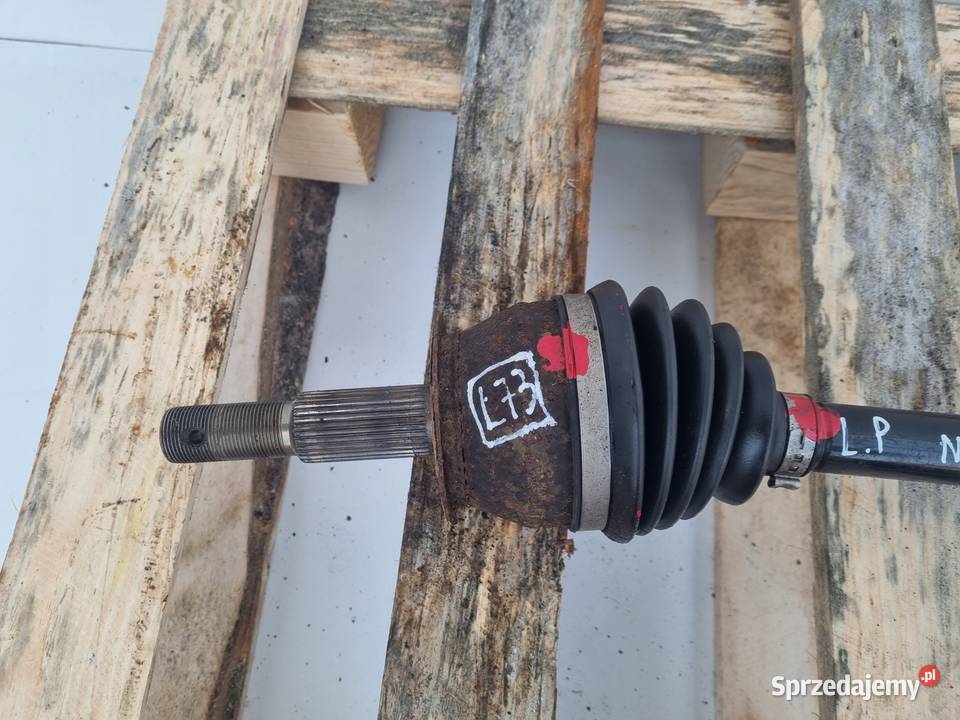 PÓŁOŚ Nissan Navara III 25 dCi LEWA PRZEDNIA osobowe lubelskie