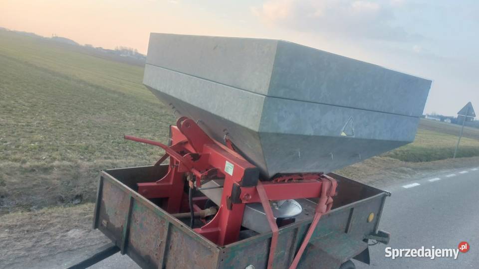 Rozsiewacz nawozów 600 800 l nieuszkodzony