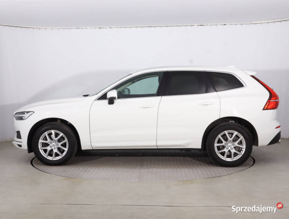 Volvo XC60 B4 światła przeciwmgielne