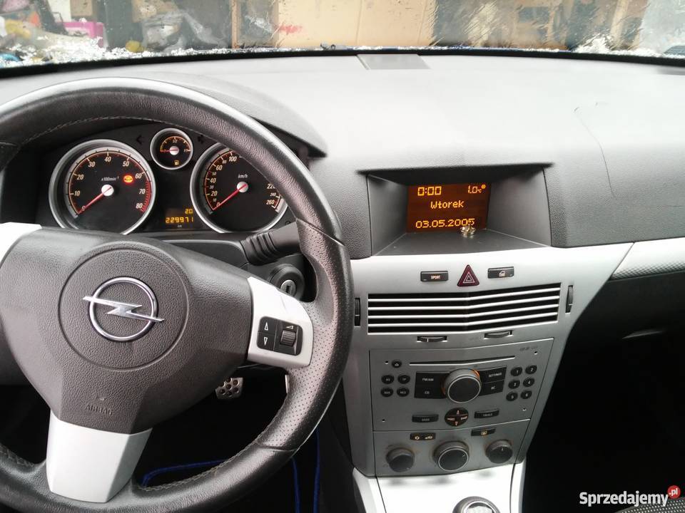 Opel astra H 18 benz 2005r wersja GTC czarna światła przeciwmgielne Starachowice