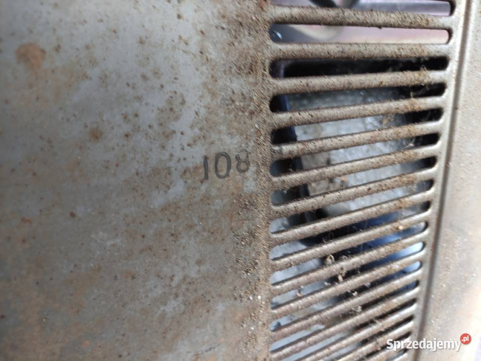 Poszycie klapy bagażnika Fiat 126p nowe z epoki osobowe Niebylec