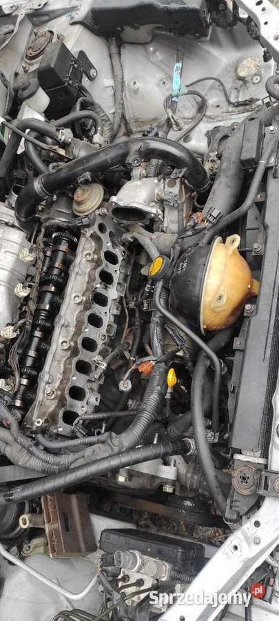 Maska przednia Toyota Corolla e12 kombiSrebrna
