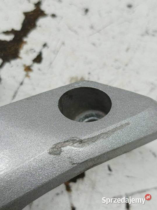 UCHWYTY MOCOWANIE LAMPY KIERUNKÓW PRAWY PRZÓD Uchwyty fabryczne