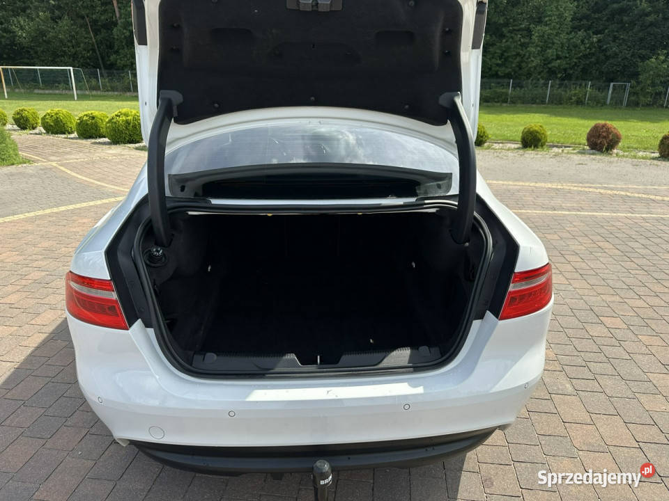 Jaguar XE I 2014 manualna Lipówki