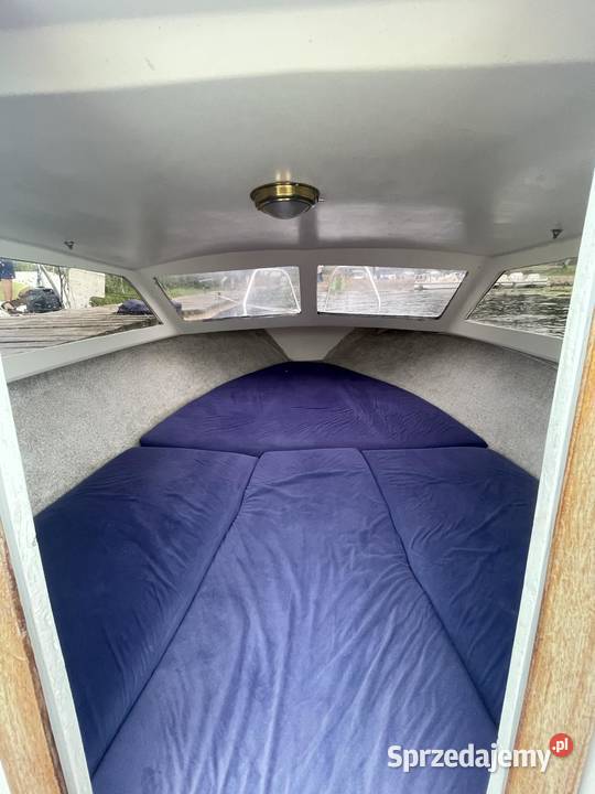 Motorówka kabinowa 480 wędkarska wypoczynkowa Żeglarstwo