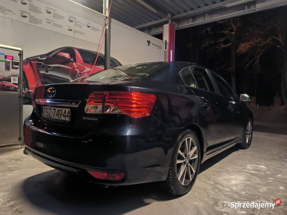 Piękna Toyota Avensis 18 Ben z Automatem Polski Rok produkcji 2013 Łódź