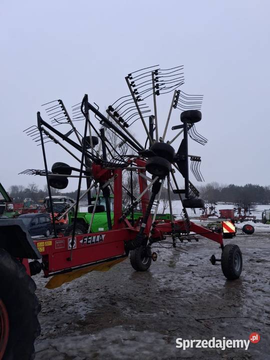 Zgrabiarka dwugwiazdowa Fella Łomża