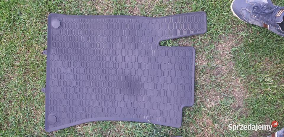 Dywaniki gumowe Mercedes b klasa a246 Rzetnia