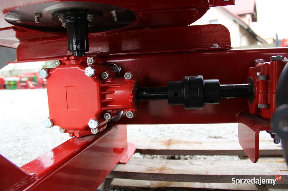 Rozsiewacz dwutalerzowy sadowniczy Tytan Strumyk Rogóźno