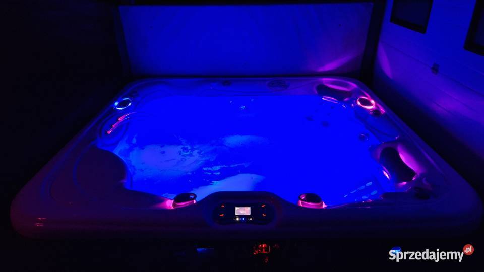 Jacuzzi ogrodowe całoroczne Hotspring Envoy Warszawa