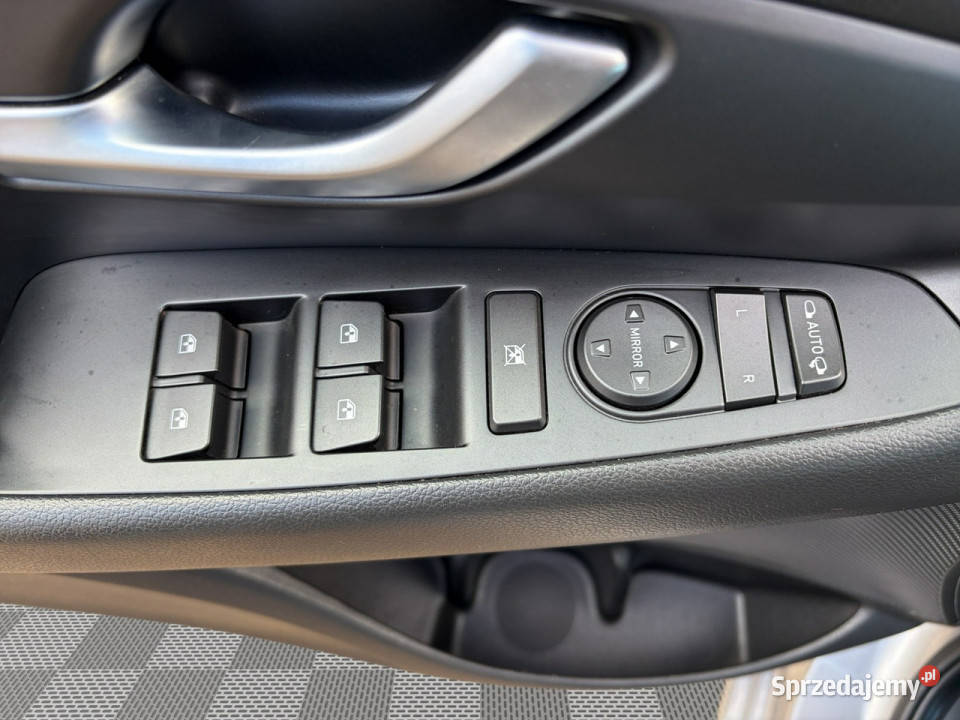 Hyundai i30 NO8019X16 D Comfort Kcofania 2 stref 1598cm3