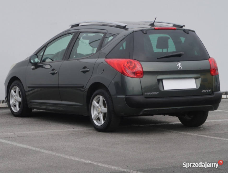 Peugeot 207 14 manualna