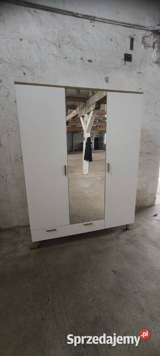 Szafa z lustrem Wałcz